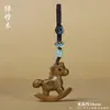 Sandalia del Año del Caballo Caballo Tallado en Sándalo Caballo Mecedora Colgante con Borla Encanto para Bolso Llavero del Caballo del Zodiaco con Cuerda Tejida