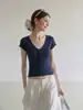 Umoneoe estilo old money camiseta simple de manga corta con cuello en V para mujer verano 2026 corte ajustado mostrar delgado top corto con cordones de encaje