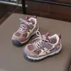 Zapatillas Deportivas para Niños 2026 Otoño Nuevo Estilo Niños Suela Blanda Ligeras Niñas Malla Zapatillas de Correr Estilo Papá Zapatillas de Entrenamiento Alemanas