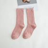 Meias cor doce femininas cor sólida ins estilo japonês combina com tudo meias felpudas cor dopamina meias de cano médio modernas atacado Zhuji