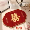 Tapete de chão absorvente e de secagem rápida vermelho festivo para banheiro de casamento, decoração de entrada de quarto de casamento com personagem "feliz", tapete de pé antiderrapante e antiderrapante