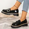 Mocasines de mujer talla grande transfronterizos 2026 nuevo estilo primavera tacón grueso retro slip-on zapatos de cuero comercio exterior en stock al por mayor