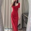 Vestido plisado con abertura sexy cuello cuadrado manga corta cintura alta temperamento delgado vestido rojo historia rosa
