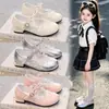 Zapatos de Princesa para Niñas, Zapatos de Cuero Plateado de Suela Blanda para Niños, Nuevo Estilo Primavera y Otoño 2026, Zapatos Individuales Elegantes para Niñas, Zapatos de Baile de Moda