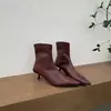 Botines de punta fina estilo francés, ajustados, con elástico en el tobillo y tacón fino, con forro de felpa, un diseño moderno y minimalista, y un look retro clásico.