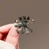 Presilha de cabelo pequena tipo flor de cristal doce estilo coreano para mulheres, presilha superior pequena requintada, presilha para franja lateral, grampo para prender fios soltos