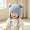 Gorro para bebé 2026, gorro de punto estilo coreano para otoño e invierno, unisex, lindo con ala ancha, diseño que cubre las orejas y un pequeño patrón de abeja