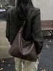 Bolsa Tote Retrô Simples de Grande Capacidade 2026 Inverno Nova Bolsa de Ombro Único Moda Retrô Transversal Feminina Tendência