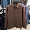 Camisa Polo Masculina Outono/Inverno 2025 Camiseta Masculina de Manga Longa Casual de Negócios Bolso Real Listrada Top de Pai