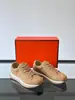 Comercio Exterior Venta Caliente Zapatos Casuales Retro Todo Material de Gamuza Suela Gruesa Antideslizante Zapatos Deportivos Diarios
