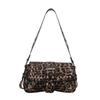 Hebilla de cinturón retro estilo Hong Kong Bolso bandolera sexy 2025 Nuevo bolso de axila para ir al trabajo Bolso de hombro con remaches personalizados