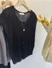 Top de punto corto hueco con cuello redondo para mujer, ajuste holgado de verano, diseño adelgazante, cobertura única protectora del sol, estilo fino