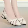 Sandalias Baotou para Mujer Verano 2025 Nuevos Zapatos Grandes para Mujer Azul Madre de Mediana Edad Piel Suave Tacón Plano Trenzados Calados