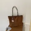 Bolso de mano de gamuza a la moda para mujer, nuevo estilo 2026, bolso tote para el trabajo, bolsa de almacenamiento, bolso de viaje portátil, bolso de axila marrón