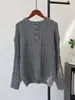 Design retrô em tricô trançado com botões, suéter de gola redonda, novo estilo outono/inverno, modelagem solta, blusa de tricô versátil, suéter da moda feminina