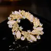 Broche Coroa de Pedra Olho de Gato Transfronteiriço com Cravação Completa de Zircônia, Alfinete de Metal, Sensação de Luxo Leve de Alta Qualidade, Acessório de Roupa Elegante