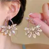 Aretes de aguja plateada con diamantes, borlas geométricas de perlas, ultra brillantes, lujosos y exquisitos, personalizados y elegantes, aretes de alta gama
