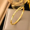 Pulseira Transfronteiriça de Aço Titânio para Mulheres com Diamantes Que Não Desbota, Zircônia Galvanizada a Ouro Real, Pulseira de Aço Inoxidável de Alto Padrão, Simples e Versátil