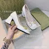 Sapatilhas de Bico Quadrado com Salto Grosso e Detalhe Horsebit para Mulheres Fivela Europeia e Americana Primavera & Outono Bico Baixo Mary Jane Retrô Francês Salto Alto Grosso