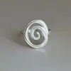 Anillo de plata de ley S925 hueco en espiral para mujer, nicho de lujo de alta gama, versátil, diseño abierto ajustable, nuevo accesorio de mano