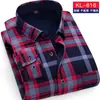 Camisa de Franela Forrada para Hombre Otoño/Invierno 2026, Cuadros Cepillados, Top Casual para Hombres de Mediana Edad, Camisa de Manga Larga para Exportación