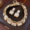 Conjunto de Brincos Quadrados Cravejados de Diamante e Colar Duas Peças, Moderno e Versátil, Brincos Elegantes Exagerados, Luxo Acessível e Acessórios de Vestir de Alta Qualidade