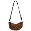 Bolsa de Ombro Feminina Fofa Estilo K-Style Formato Bolinho 2024 Outono Nova Moda Tendência Estampa de Leopardo Bolsa Casual Feminina