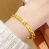 Tienda de Oro Mismo Estilo Deslumbrante Pulsera de la Fortuna de Hielo Triturado de Tres Caras, Pulsera Cerrada Lisa de Oro Triturado Color Dorado para Novia