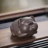 Porquinho da Sorte Fofo, Ornamento Pet de Chá em Argila Roxa, Colecionável Premium, Brinquedo de Chá Atrai-Riqueza, Inseto de Chá, Bandeja de Chá, Mesa de Chá, Acessórios para Conjunto de Chá
