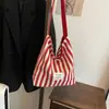 Bolso de Lona Rayado de Gran Capacidad para Mujer 2026 Nuevo Estilo Coreano Bolso de Hombro para el Trabajo Bolso Tote Versátil Casual para la Universidad