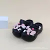 Pantuflas Perforadas Estilo Padre-Hijo para Uso en Exteriores, Zuecos de Playa Gruesos de Moda, Accesorios de Verano de Moda Estilo Ins al por Mayor