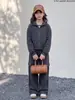 Otoño 2026 Nuevo Conjunto Casual para Niñas de Pantalones Cargo Gris Oscuro Transpirable y Absorbente de Sudor Conjunto de Dos Piezas
