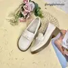 Mocassins Fashionáveis Estilo Coreano, Sapatos de Trabalho Confortáveis, Sapatos Femininos, Novo Estilo Outono 2025, Sapatos Slip-On para Mãe, Sapatos Rasos Pequenos de Couro