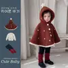 Conjunto de invierno para niña, capa súper linda, leggings versátiles forrados de polar, conjunto de tres piezas, ropa infantil Huzhou