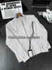 Chaqueta Bomber de Patchwork Desestructurado con Cuello Alto para Hombre Otoño Canalla Fresca Moderna Casual Top Caja Temprano Otoño Americano