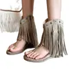 Sandalias romanas de tacón alto de verano con flecos retro y remaches, botines western para mujer, sandalias de cuña con tira entre los dedos y aumento interno de altura