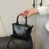 Bolso Plateado Pequeño de Verano Súper Popular para Mujer 2025 Nuevo Moderno a la Moda Versátil Bolso Bandolera Portátil de Alta Gama
