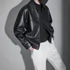 Novo estilo outono e inverno, maduro e estiloso, jaqueta de couro com lapela bonita para homens, moderna, casual, de corte solto, jaqueta versátil de couro PU