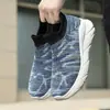 Zapatillas deportivas ligeras para correr para pareja de talla grande transfronterizas, zapatillas tipo calcetín versátiles de moda para hombre, zapatillas de malla transpirable fly-knit para mujer