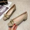 Zapatos de Punta Cuadrada con Lazo y Hebilla Metálica Arco del Triunfo, Zapatos Planos de Tacón Bajo para Mujer, Nuevo Estilo Versátil, Moderno y Elegante