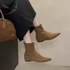 2026 Elegante Outono/Inverno Novo Simples Veludo Fosco Meia Bota de Cano Baixo Salto Baixo Botas Emagrecedoras Elegantes Bota de Cano Curto Bico Fino Feminina