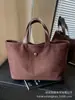 Bolso Tote de Gamuza de Gran Capacidad para Mujer 2025 Nuevo Bolso de Mano Trendy de Alta Gama para Salir a Trabajar y Bolsa para Desplazamientos