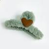 Tocado de peluche de plástico hecho a mano para mujer, bonito accesorio para el cabello con forma de tiburón peludo, venta al por mayor, novedad de primavera