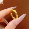 Anel Modelo 2026 em Latão Banhado a Ouro "Riqueza Instantânea", Design Simples, Estilo Levemente Luxuoso, Design de Moeda de Cobre e Cavalo Pequeno, Anel para Dedo Indicador para Mulheres