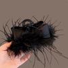 Otoño e Invierno Perla de Pluma Clip de Agarre para Mujer Sentido de Alta Gama Nuevo Pasador Parte Trasera de la Cabeza Moño Clip de Tiburón para Cabello Accesorios para Cabello Peludo