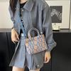 Bolsa Tote al por Mayor para Mujer Bolsa Cuadrada Pequeña Portátil de Celebridad de Internet Bolsa para Lonchera Transfronteriza de Tailandia Lona Estampado Nueva Letra Bolsa para Lonchera