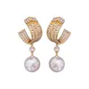 Brincos de Pérola em Forma de U com Zircônia Estilo Retrô Francês Luxo Leve Alto Padrão Brincos de Tarraxa Únicos Temperamento Fashionável Brinco Exquisito