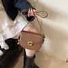 Bolso Pequeño Super Popular para Mujer en Otoño e Invierno 2025 Nueva Moda Bolso Bandolera de Hombro Único Estilo de Mujer de Alta Gama Bolso Silla de Montar