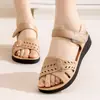 Sandalias de verano para mujer para uso en exteriores, de suela blanda, antideslizantes, con tacón de cuña, de suela plana, zapatos de trabajo para la playa, sandalias de madre de plástico con tacón medio