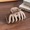 Presilha de Garra Simples Fosca Estilo Coreano para Mulheres com Cabelos Grossos, Adequada para Penteados Presos na Nuca, Presilha Tubarão com Toque de Luxo, Acessório de Presilha de Cabelo Abóbora